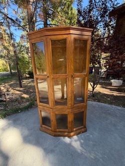 Display or china cabinet