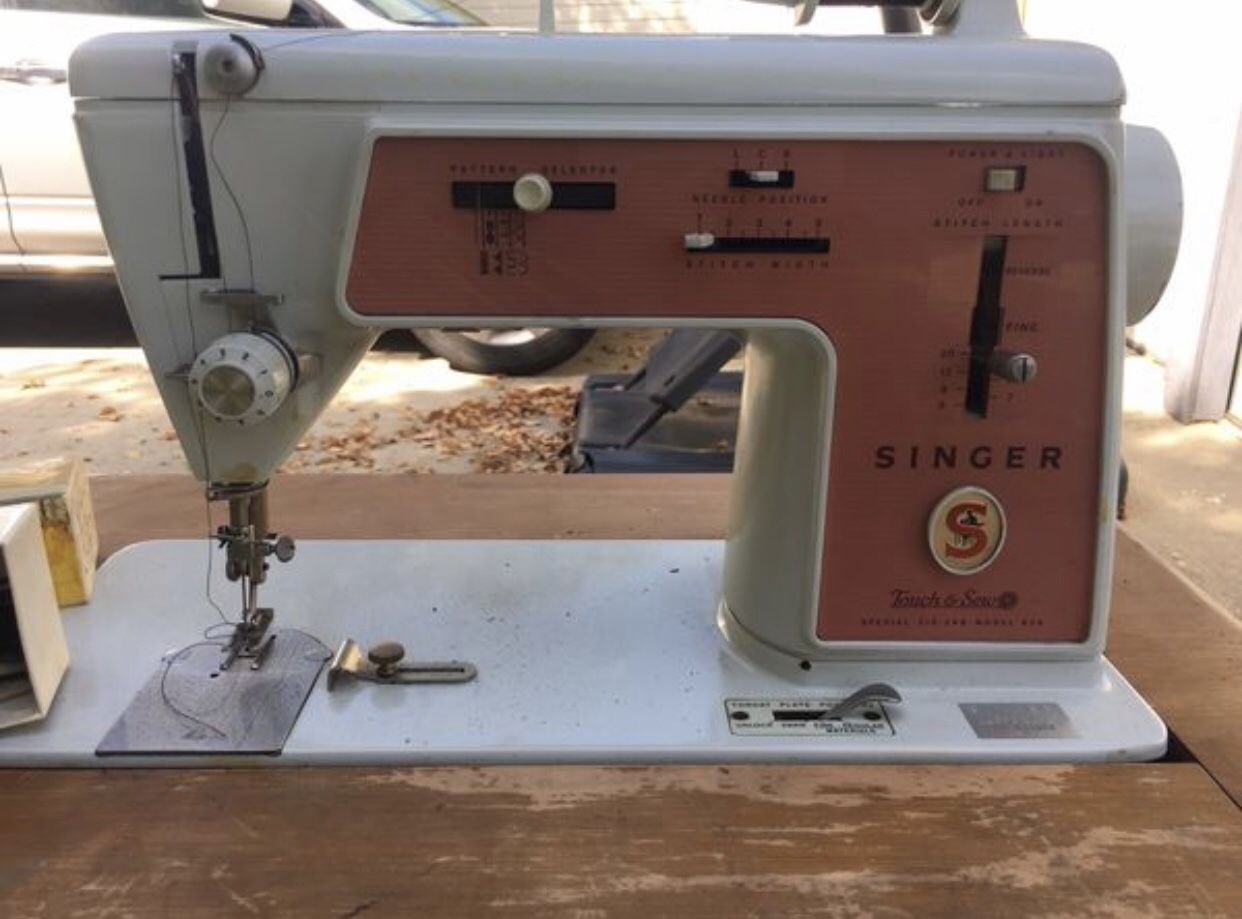 Singer 626 Touch and Sew Zig Zag cabinet sewing machine