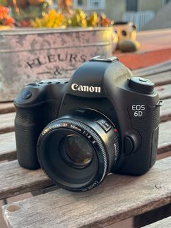 Canon eos 6d full frame camera with 50mm lens