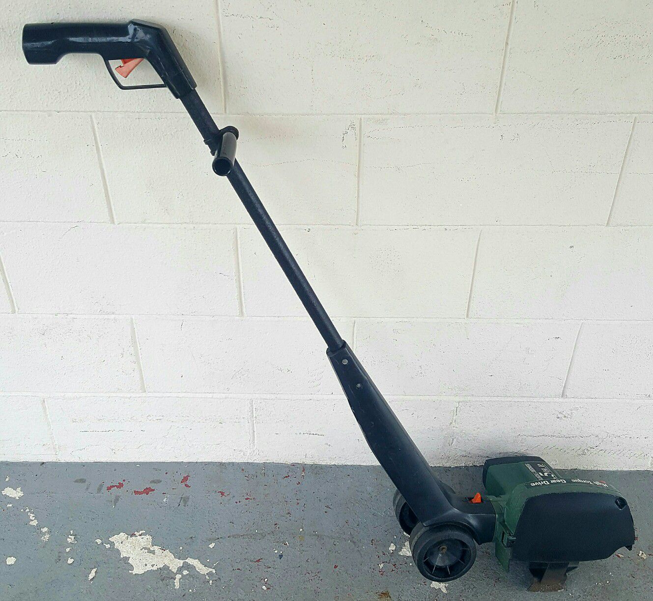 Black And Decker Grasshog String Trimmer/Edger for Sale in Manchester, PA -  OfferUp