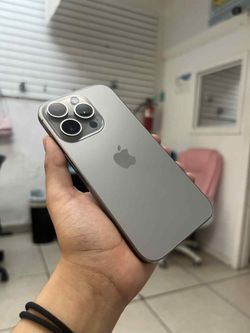 iPhone 15 Pro 256GB UNLOCKED 