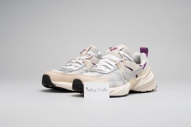 Nike V2K Run Premium - 9.5 WMN
