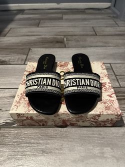 D Women Sandals Size 7