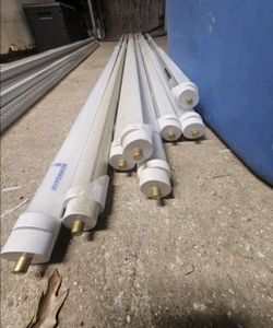 Hyperikon T8 100-277V 350° 36W/5000K LED Tube - Pack of 8- 8's Sold Individually