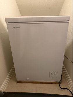 Hisense 5 cu ft Garage Ready Chest Freezer- White