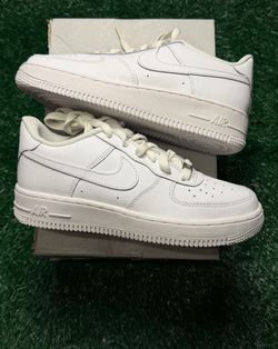 Nike Air Force 1 size 6