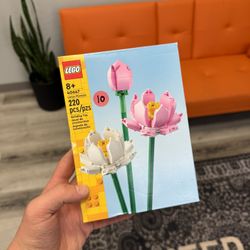 LEGO Lotus Flowers Building Toy Set for Kids, Valentine's Day Gift, 40647 