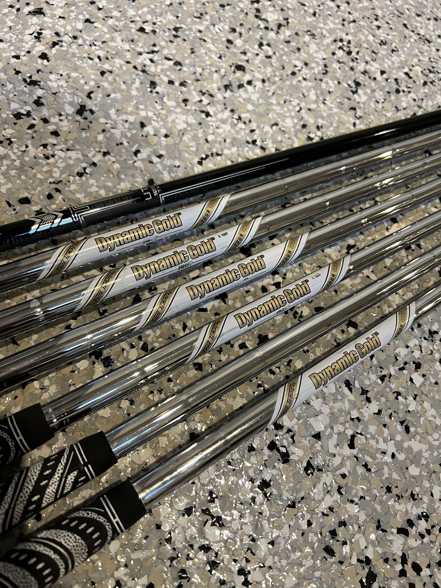 Golf Shafts - X100 Dynamic Gold 5-P + 4 Iron Shaft