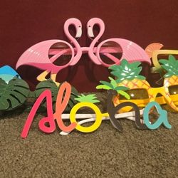 Hawaiian Luau Glasses And Temp Tatoos