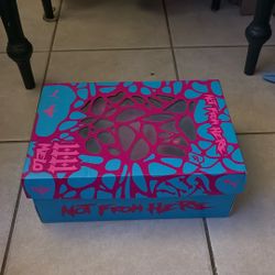 Size 5.5 Lemelo Ball Shoes