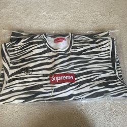 Supreme Box Logo Crewneck Zebra