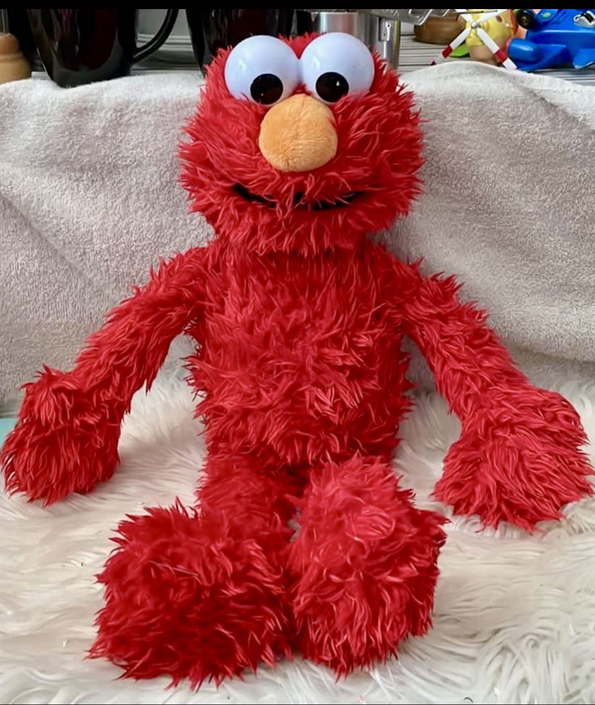 2014 Interactive Singing teaching Elmo