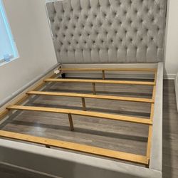 Tufted king size Bed