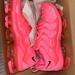 Nike Air VaporMax Plus Pink Sneakers
