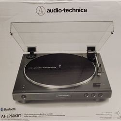 Audio-Technica AT-LP60XBT-BK Fully Automatic Wireless Belt-Drive Turntable Black   Open box item is brand new!   The Audio-Technica AT-LP60XBT-BK Full