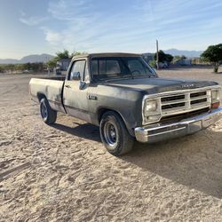 1989 Dodge D100