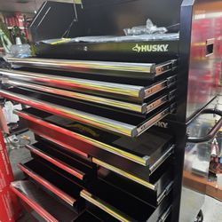 Husky Tool Storage 42 in. W x 18 in. D Standard Duty Black Tool Chest Combo 