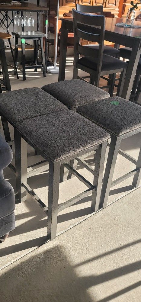 STOOLS