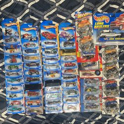 Bulk bin of Hot Wheels 64 items (bin not included)