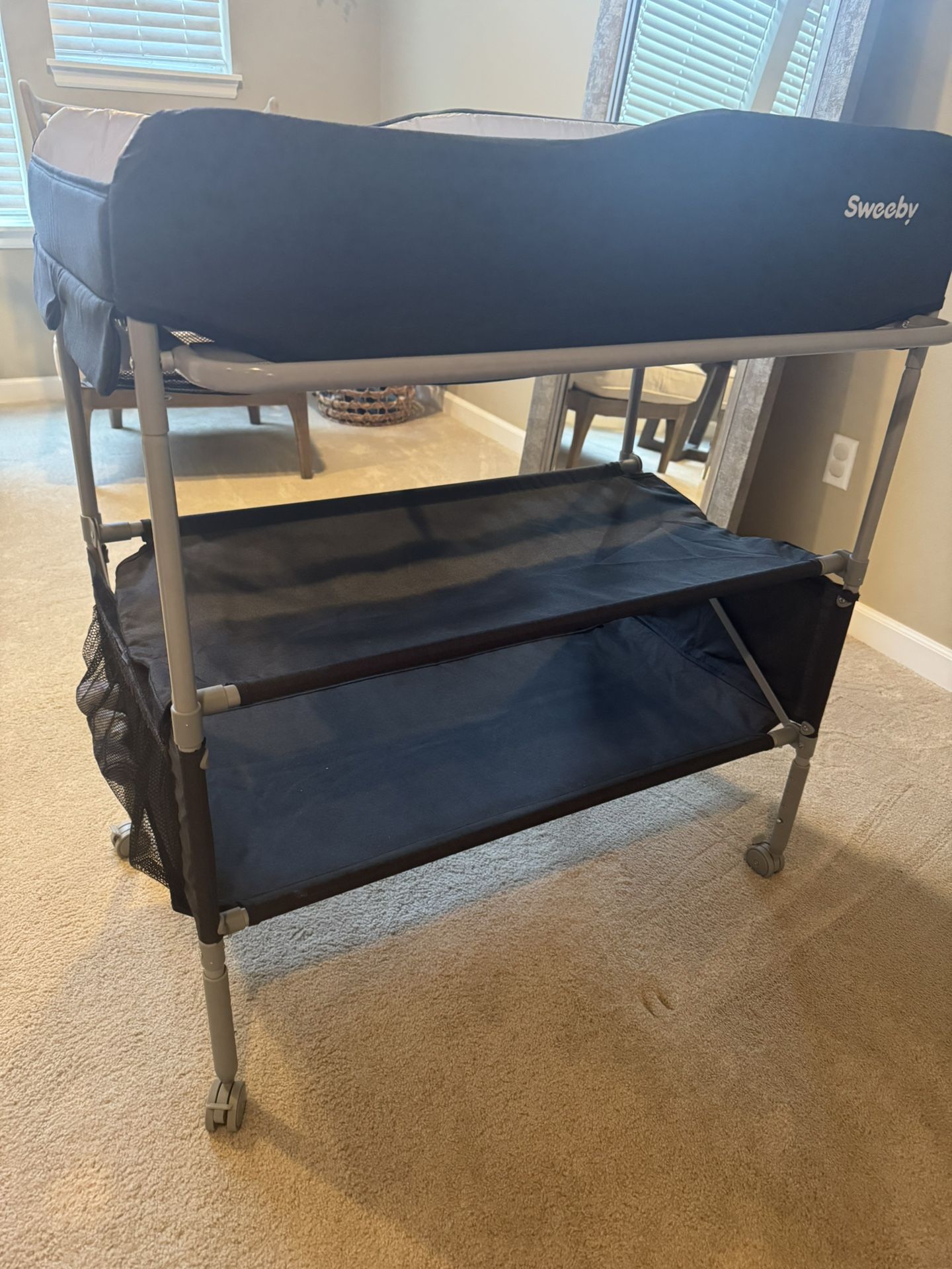 Sweeby Portable Baby Changing Table