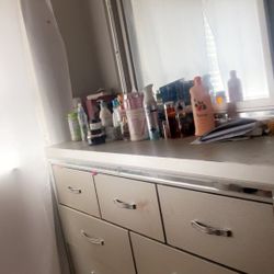 Mirror Dresser 