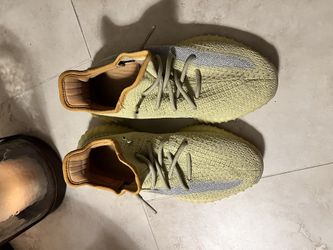 adidas gazelle silver green womens adidas Yeezy Boost 350 V2 Marsh