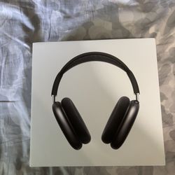 AirPods Max's First Gen 