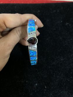 Beautiful silver bangle in Australian opal