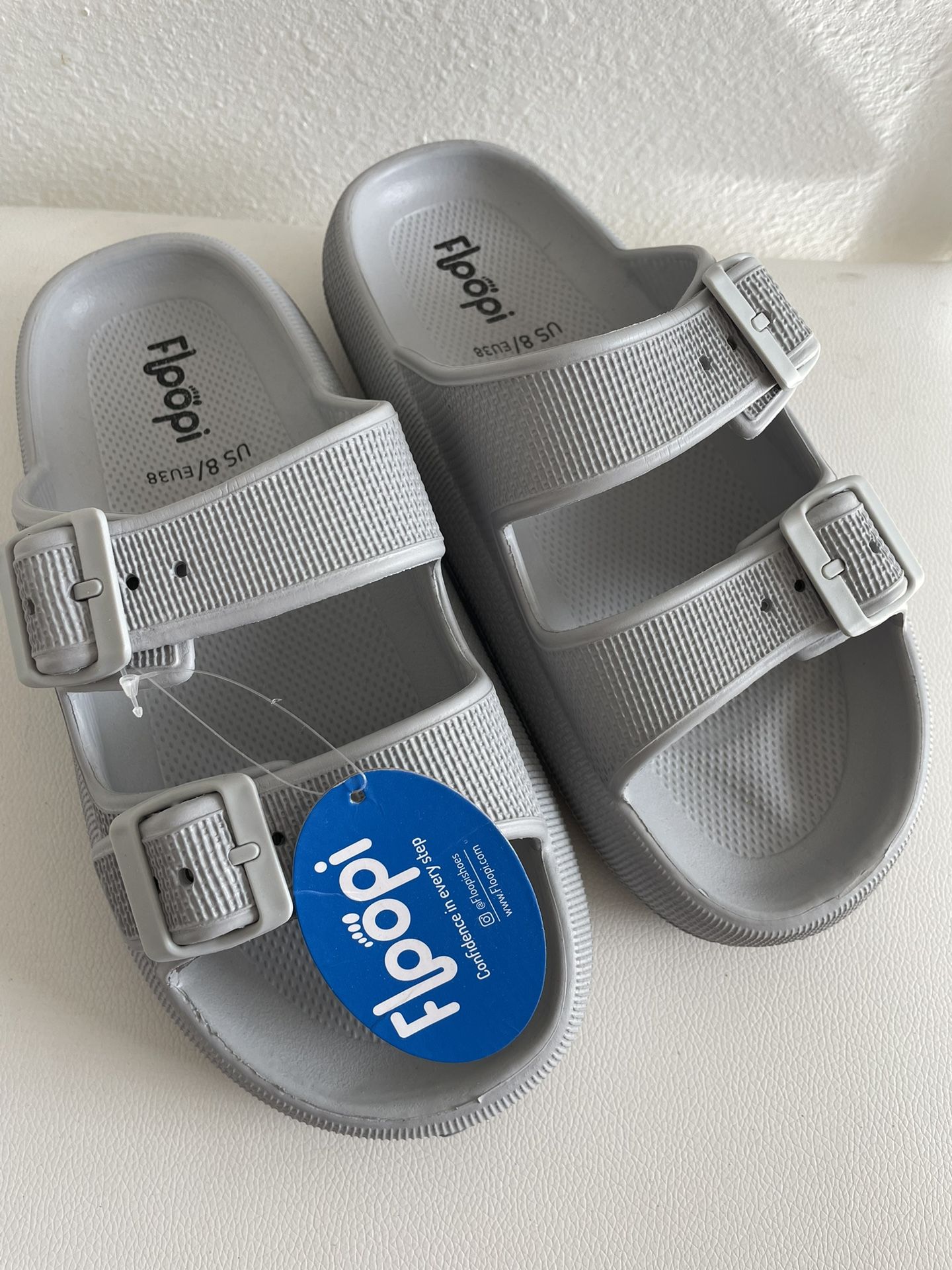 Floopi Callie Cloud Slides Women’s Size 8 Grey Double Buckle Adjustable Sandals