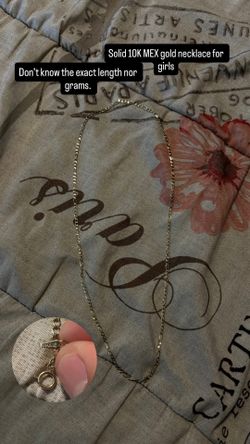 Women’s necklace gold