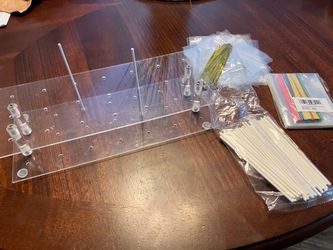 Cake pop holder and plastic bags