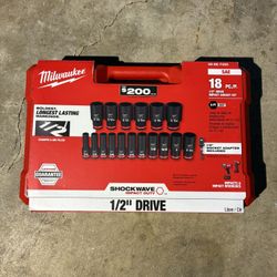 Milwaukee SHOCKWAVE 1/2 Drive SAE Deep Well 6 Point Impact Socket Set