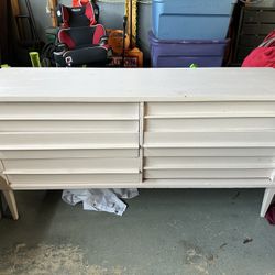 Antique Dresser Solid Wood Light Pink 6 Drawers $60