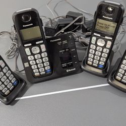 Panasonic KX-TGE260 4 Handsets Cordless Phone + Base, Enhanced Noise Reduction $40
