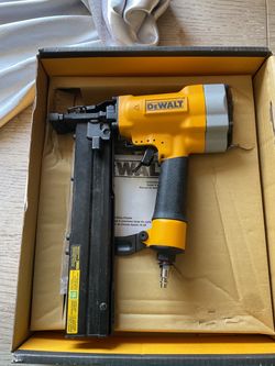 DeWalt 16 GA Pneumatic Wide Crown Stapler
