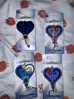 Kingdoms Hearts Keyblade pin