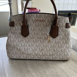 MK PURSE