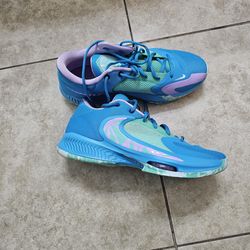 Blue and Lavender nikes size 12,and orange air nikes Pegasus waves size 12 brand new