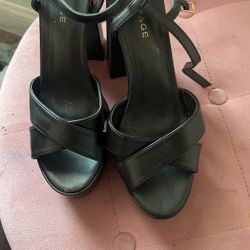 Black wedges