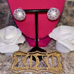 ⚠️JUST IN‼️ BRAND NEW SILVER PEARL EARRINGS