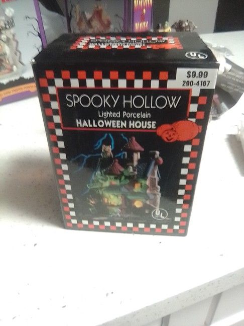 Halloween Haunted Figuring Houses