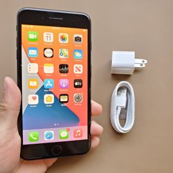 iPhone 7 Plus - UNLOCKED - Like New 