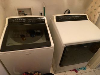 Whirlpool Cabrio Washer and Dryer Set