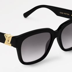 Louis Vuitton Twist Logo Sunglasses BNIB