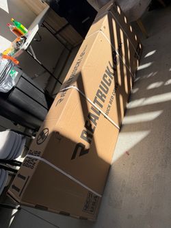 REALTRUCK BAKFLIP MX4” (GEN 3) HARD FOLDING TONNEAU COVER.. BRAND NEW.