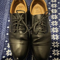 Size 9 in men’s Upton Shoes
