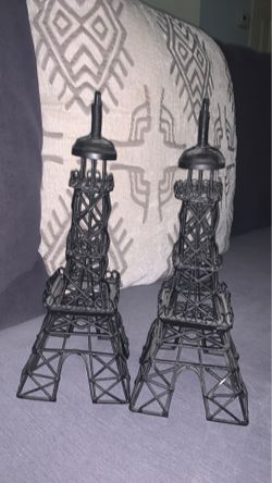 Eiffel Tower displays