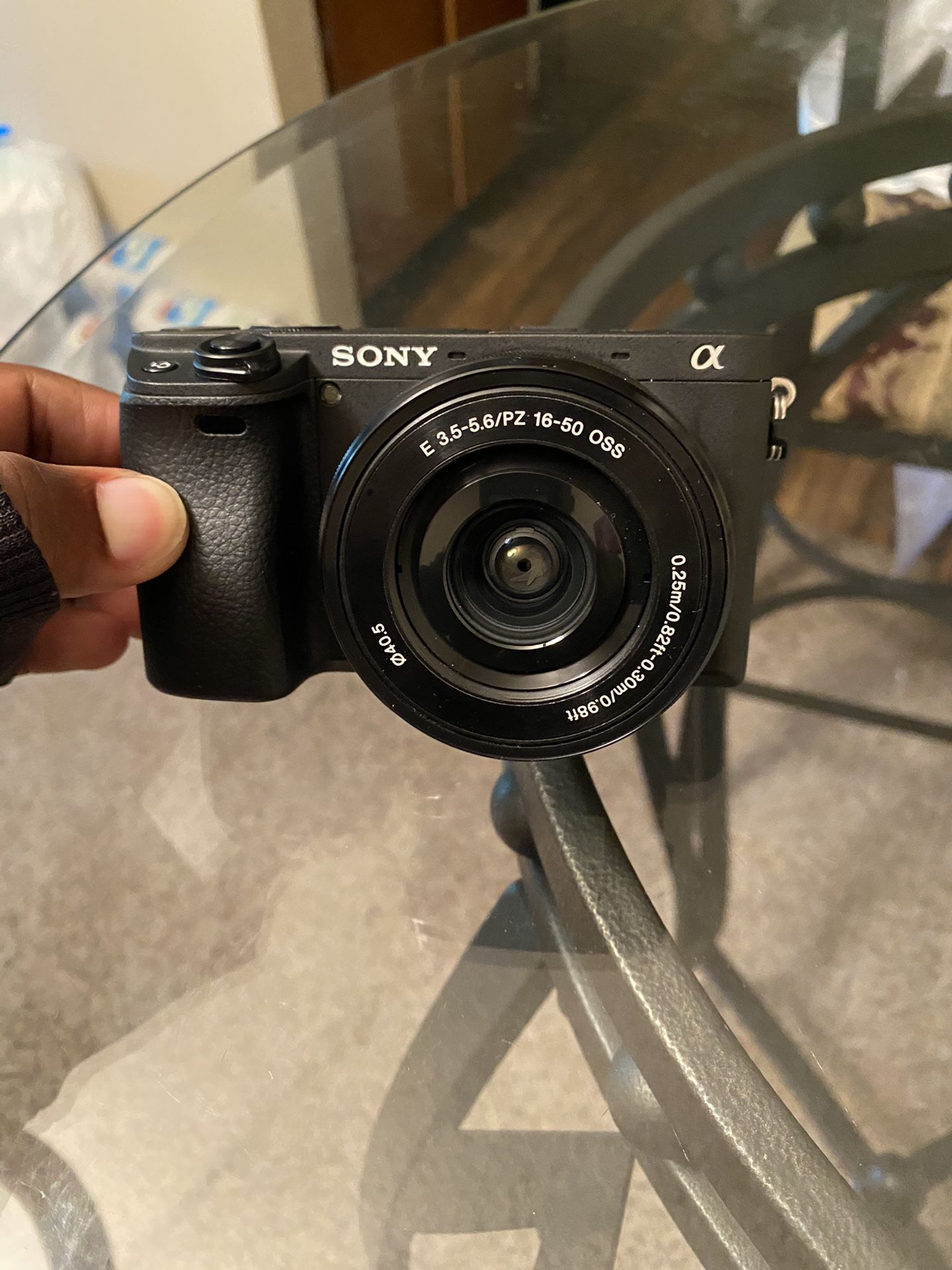 Sony a6400 4K camera with charger and SD card