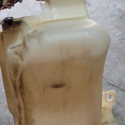 Tahoe Windshield Reservoir 