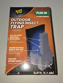 Black Flag Outdoor Flying Insect Trap Plug-In 1/4 Acre Vacuum Fan Model BZ-700 New